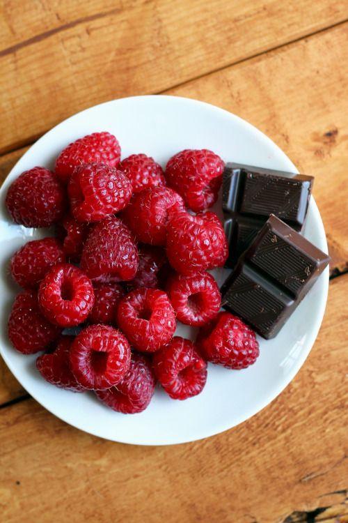 Sustainable Berry Bliss: Earth's Purest Pleasures